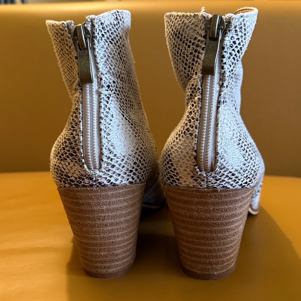 BEAST FASHION Snakeskin Pattern Ankle Booties - Picture 3 of 4
